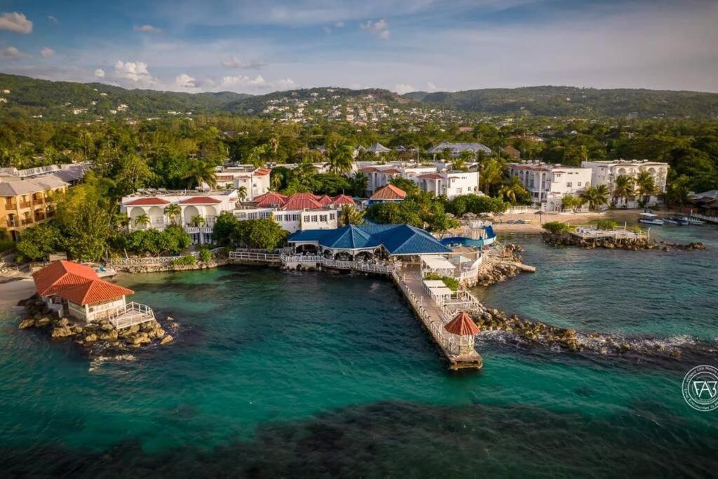 Lush Tropical Apartment Located In A 4-Star Resort Runaway Bay Exterior foto