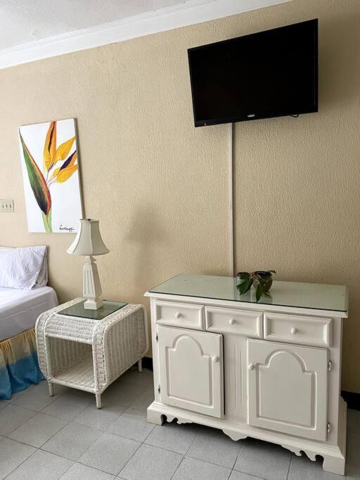 Lush Tropical Apartment Located In A 4-Star Resort Runaway Bay Exterior foto