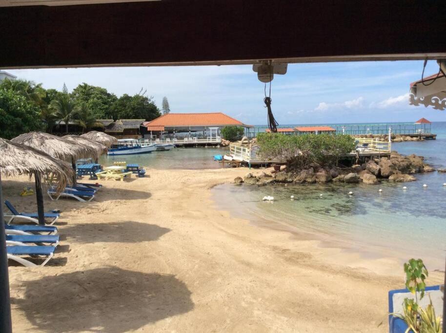 Lush Tropical Apartment Located In A 4-Star Resort Runaway Bay Exterior foto
